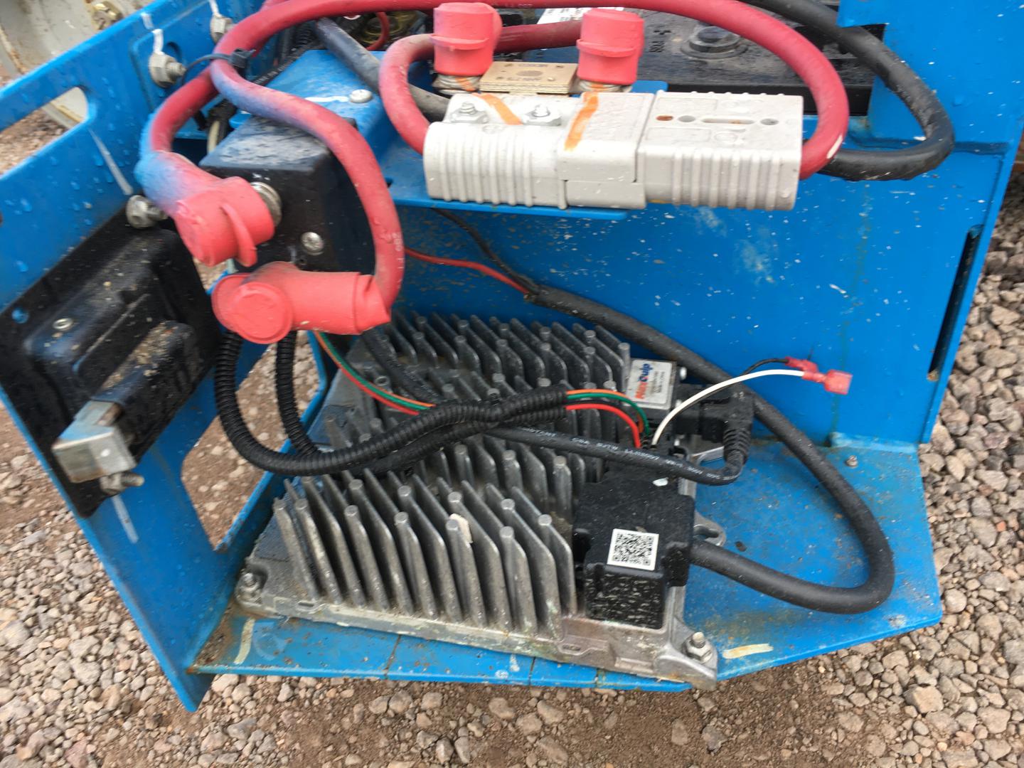 ./imagenes/INVOICE/2019/17147/ASCENSOR TIPO TIJERA GENIE GS-3232 (16).JPG